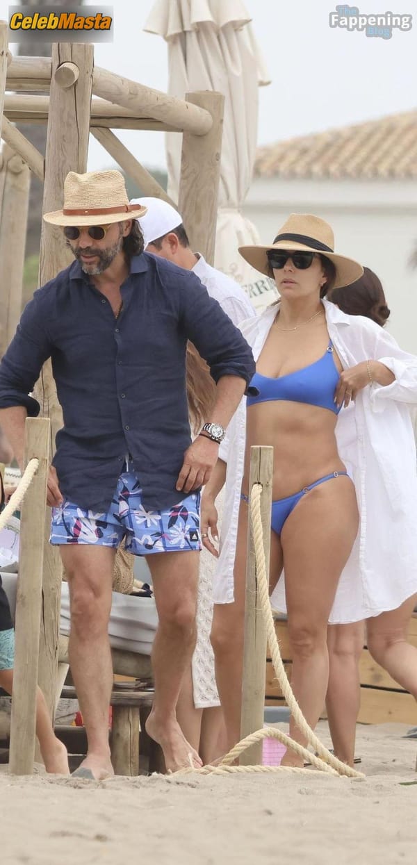 Eva Longoria Spotted Showing Off Her Amazing Bikini Body Wearing A Hot Blue Bikini In Marbella Beach photo 52