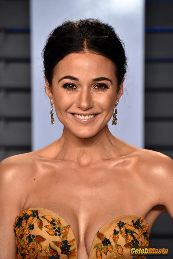 Emmanuelle Chriqui at the 2018 Vanity Fair Oscar Party in Beverly Hills photo 11