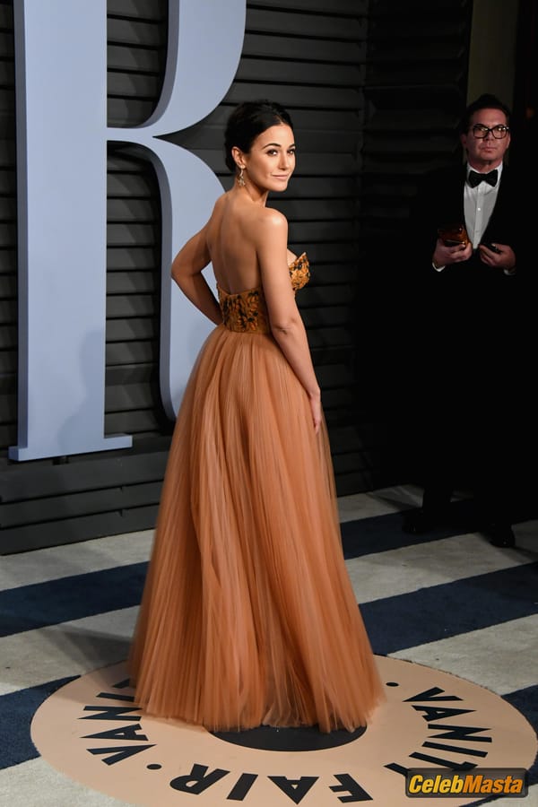 Emmanuelle Chriqui at the 2018 Vanity Fair Oscar Party in Beverly Hills photo 13