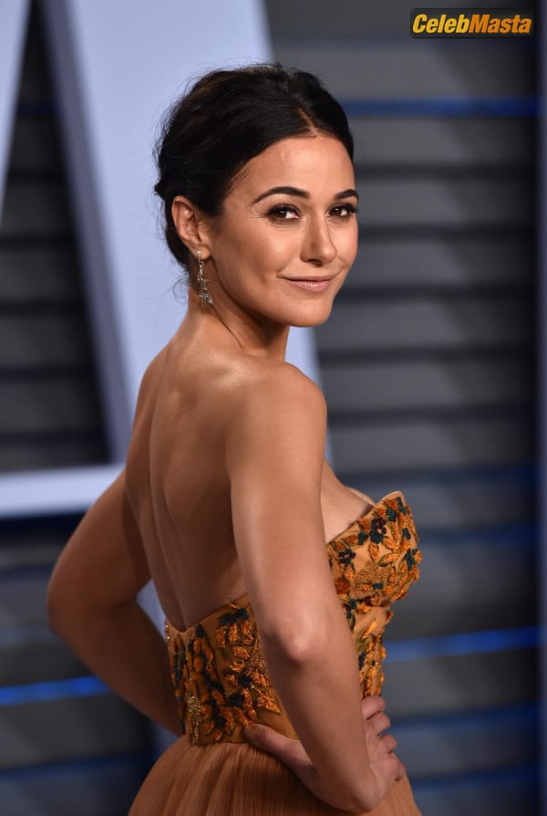Emmanuelle Chriqui at the 2018 Vanity Fair Oscar Party in Beverly Hills photo 21