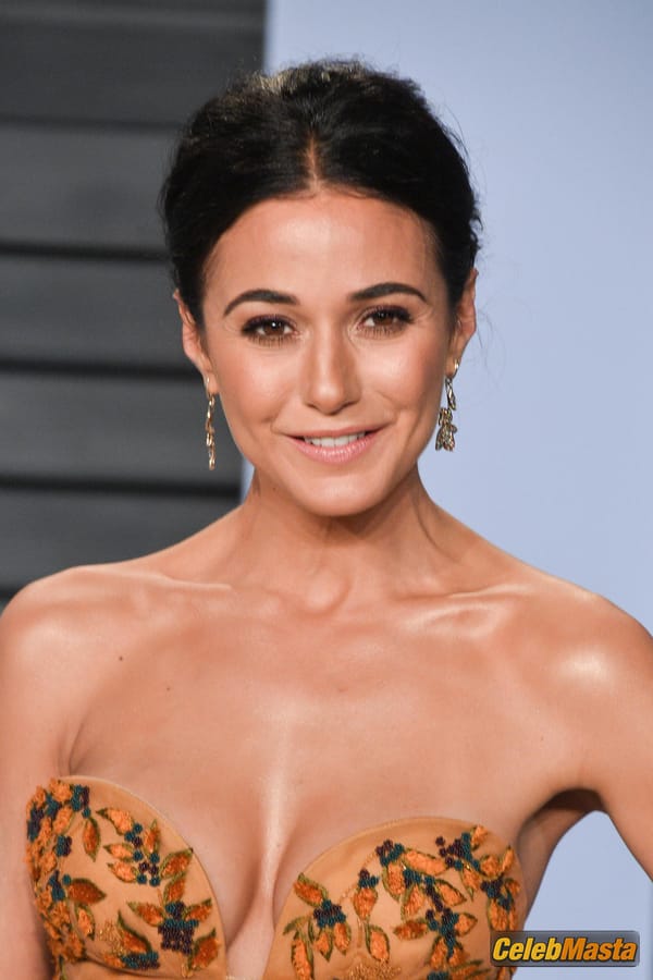 Emmanuelle Chriqui at the 2018 Vanity Fair Oscar Party in Beverly Hills photo 34
