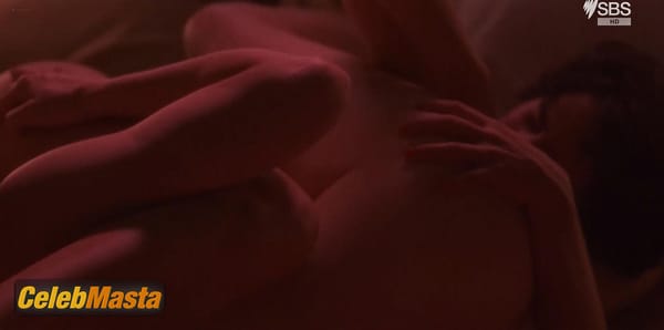 Photo Gallery: Michela De Rossi in While The Men Are Away photo 9