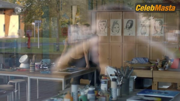 Photo Gallery: Tanja Wedhorn in Fritzie – Der Himmel Muss Warten photo 3