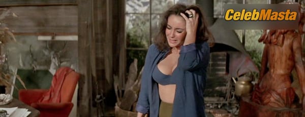 Elizabeth Taylor Scene Photos Gallery from The Sandpiper photo 2