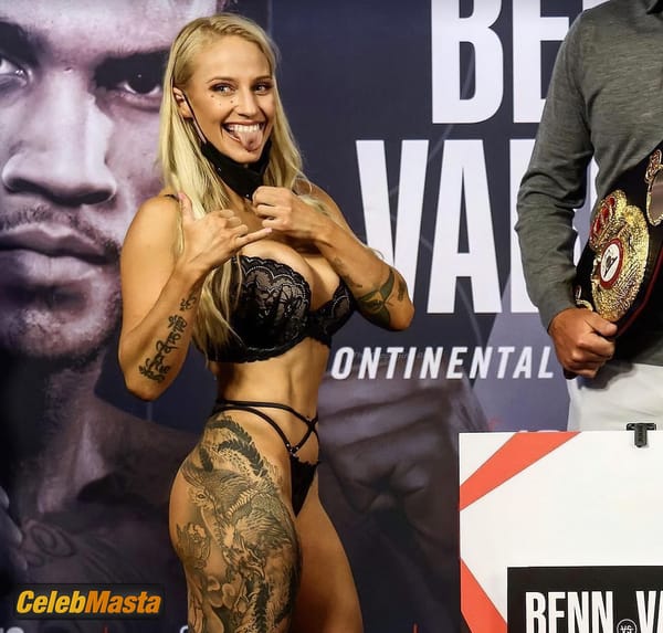 Ebanie Bridges Photo Set: Shows Off Her Hot Tits Before The Fight photo 3