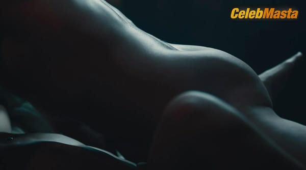 Celine Buckens Photo Set from Warrior photo 4