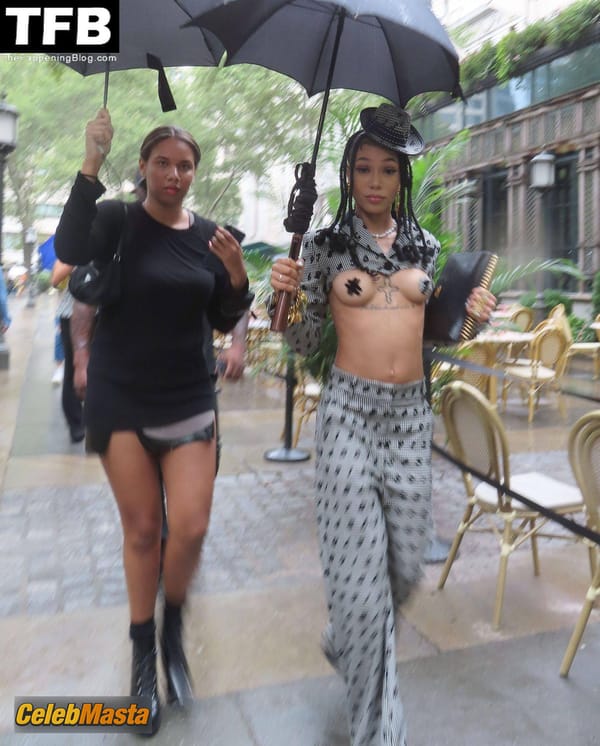 Photo Gallery: Coi Leray Seen Braless Flaunting Her Tits At The Moschino Show In New photo 5