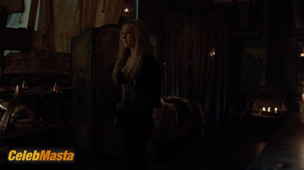 Eliza Taylor Photo Collection from The 100 photo 44