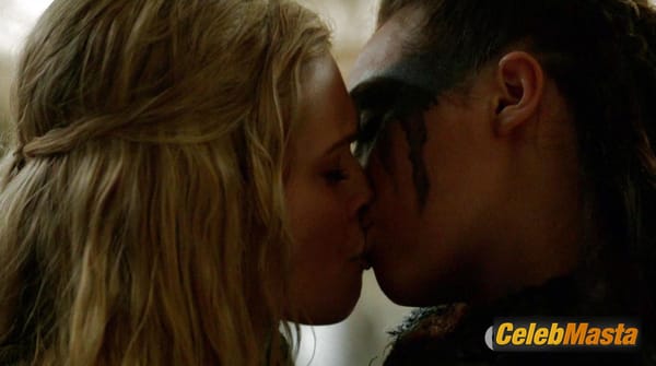 Eliza Taylor Photo Collection from The 100 photo 89