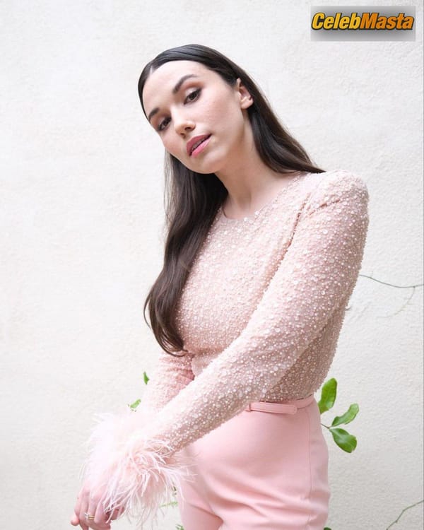 Photo Gallery: Grace Fulton New Photos photo 3