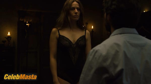 Itziar Ituno Photos: In Season 3 Episode 7 Of La Casa De Papel (money Heist) photo 6