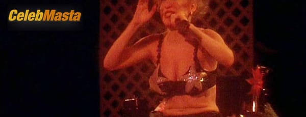 Bette Midler Photo Gallery from Divine Madness! photo 10