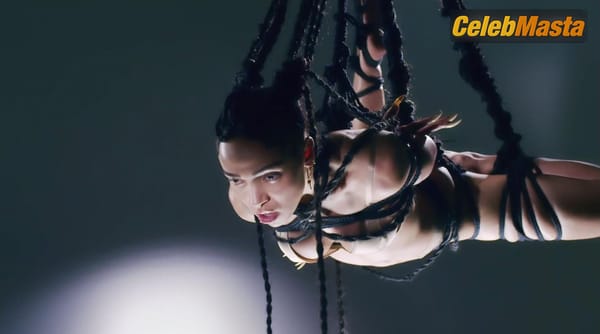 FKA twigs Pics: Pendulum photo 8
