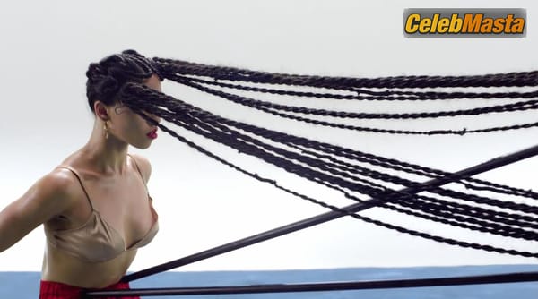FKA twigs Pics: Pendulum photo 10