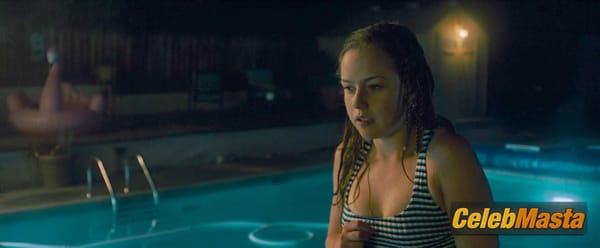 Amelie Hoeferle Photo Collection from Night Swim photo 3