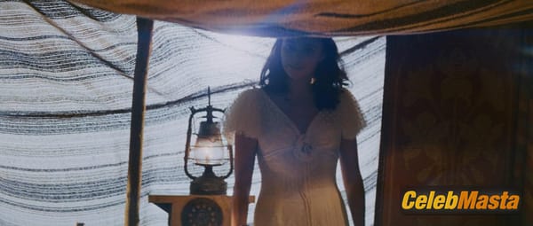 Karen Allen Photo Gallery from Raiders Of The Lost Ark photo 7