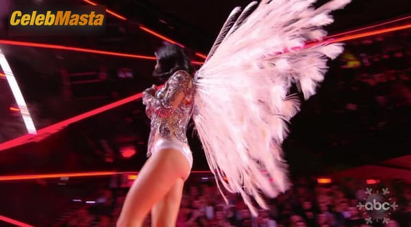 Photo Gallery: Adriana Lima in The Victoria’s Secret Fashion Show 2018 photo 4