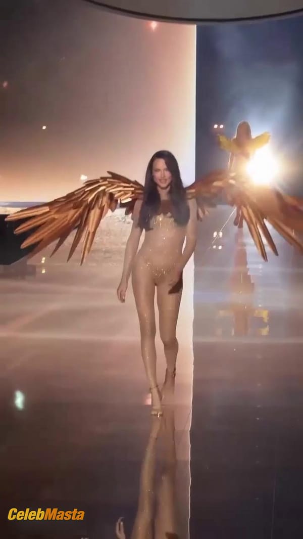 Adriana Lima Photo Collection from Victoria’s Secret The Tour ’23 photo 99
