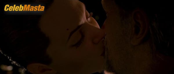 Angelina Jolie Photo Gallery from Beowulf photo 11