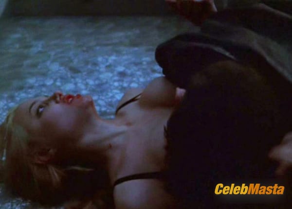 Angelina Jolie Scene Photos Gallery from Hell’s Kitchen photo 4