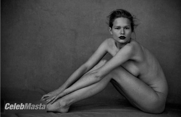 Anna Ewers Photo Gallery: In Black And White photo 1