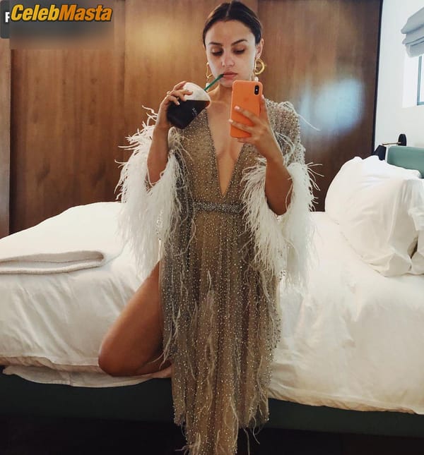 Photo Gallery: Aimee Carrero Sultry Photos Collection photo 4