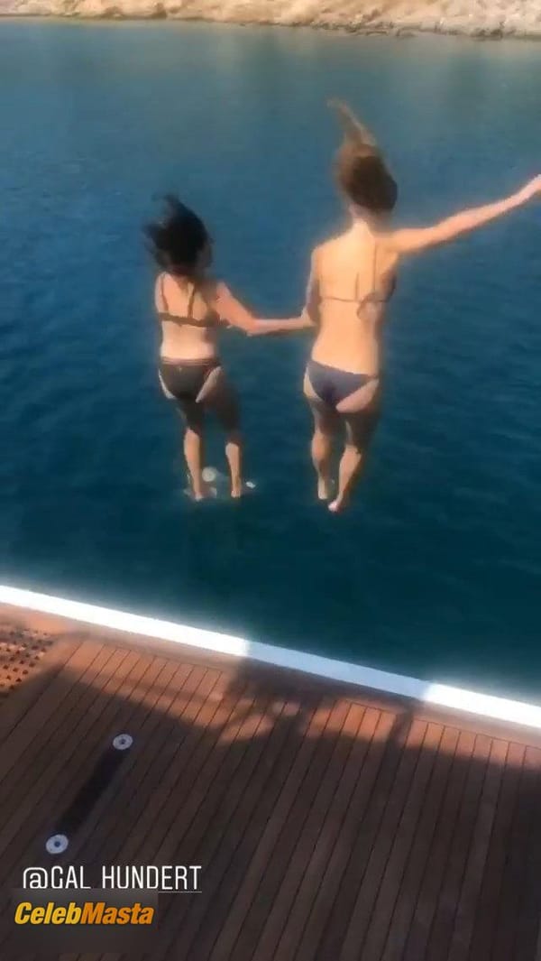 Bar Refaeli Gallery: Pictures From Vacation photo 1