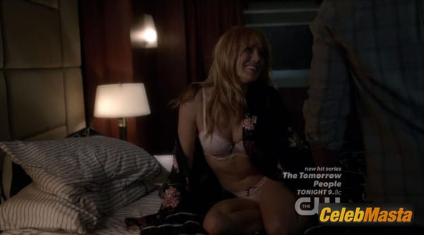 Caity Lotz Photo Set from Arrow photo 8