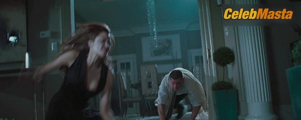 Angelina Jolie Scene Photos Gallery from Mr. & Mrs. Smith photo 5