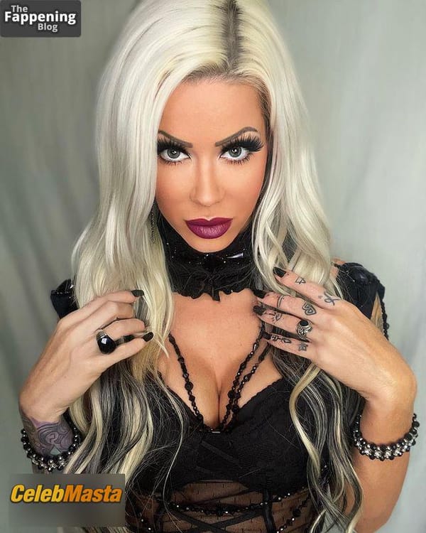Angelina Love Photo Gallery: Bare Poses Her Hot Tits And Butt In Various photo 9