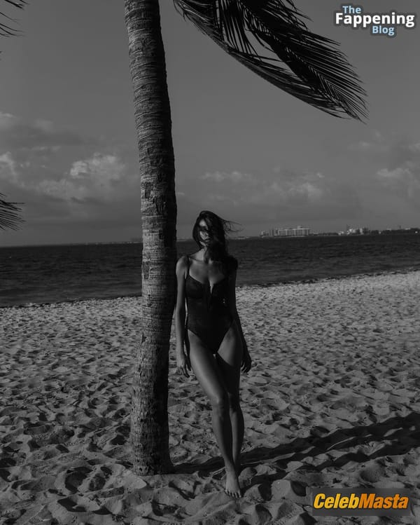 Celine Farach Photo Gallery: Summer Sizzling Photos photo 11