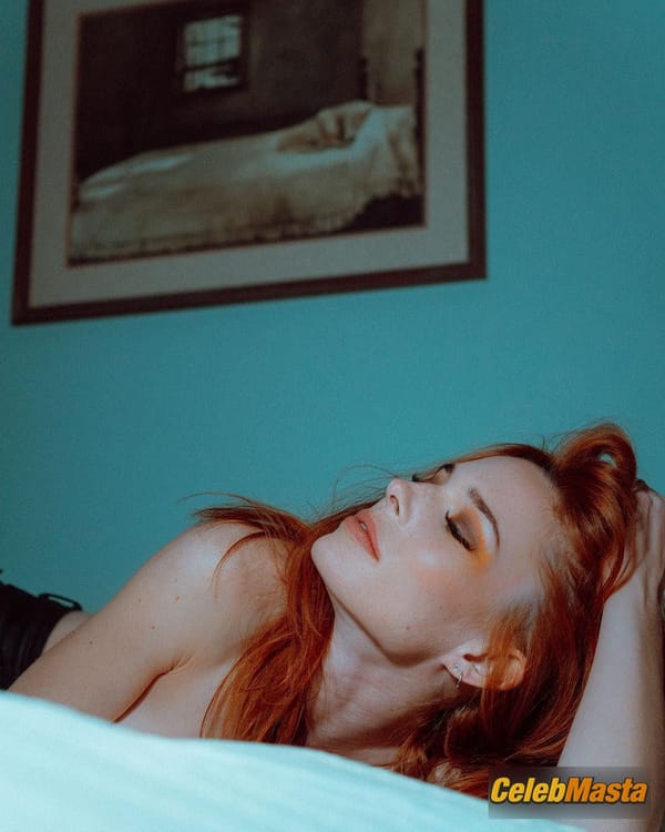 Chloe Dykstra Pics: Topless By Adamm On Instagram (december 2018) photo 3