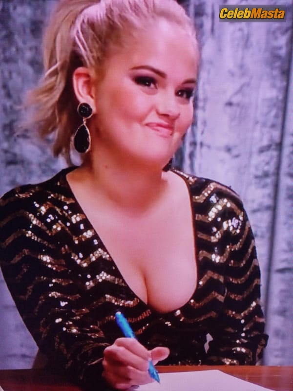Debby Ryan Photo Gallery: Cleavage In Youtube Comedy ‘sing It photo 1