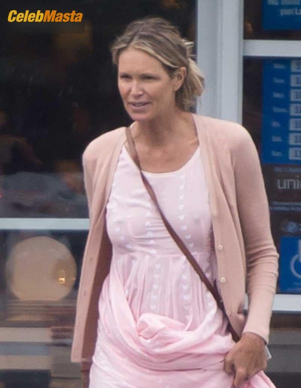 Photo Gallery: Elle MacPherson Shopping With Doctor Andrew Wakefield In Miami photo 7