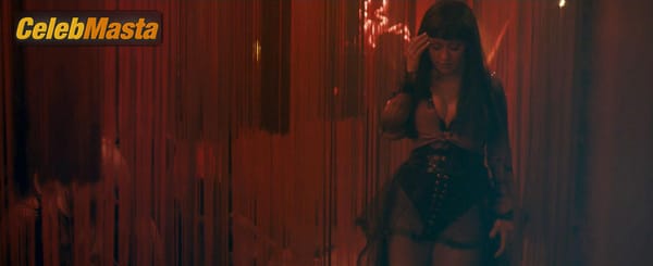 Photo Gallery: Christina Aguilera in Zoe photo 1