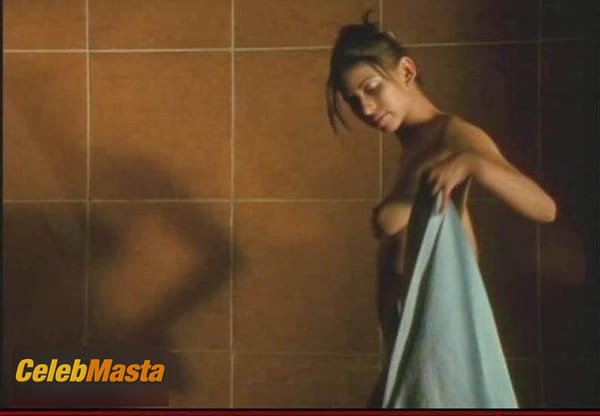 Jennifer Lawrence Photo Gallery from Hotel Erotica photo 8