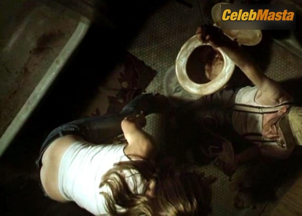 Jessica Biel Pics from the Set of The Texas Chainsaw Massacre photo 8