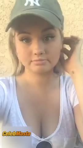 Photo Gallery: Debby Ryan Cleavage Photos From Periscope Post photo 8