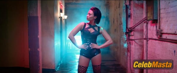 Photo Gallery: Demi Lovato in Cool For The Summer photo 7