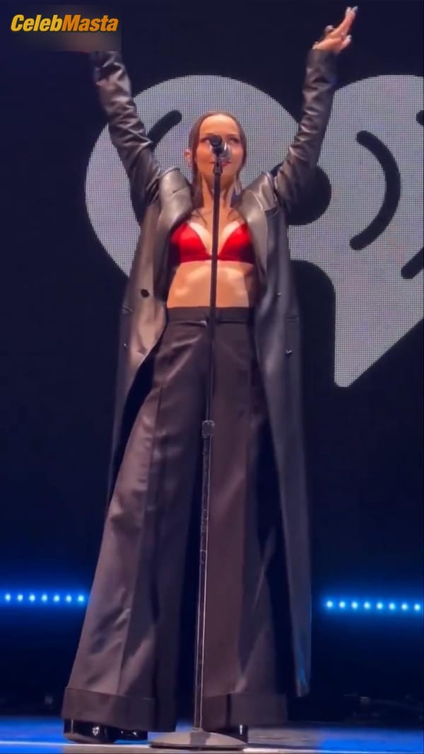Dove Cameron Photo Set from Jingle Ball photo 13