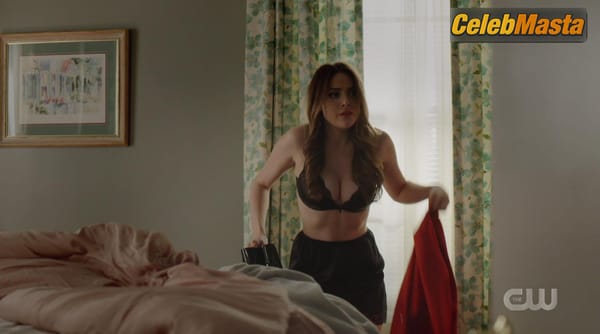 Elizabeth Gillies Photo Set from Dynasty photo 68