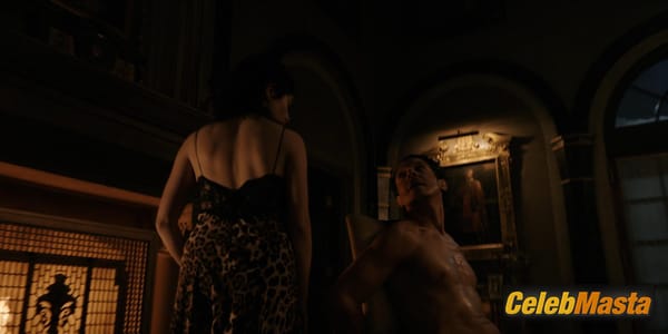 Cristin Milioti Scene Photos Gallery from The Penguin photo 8