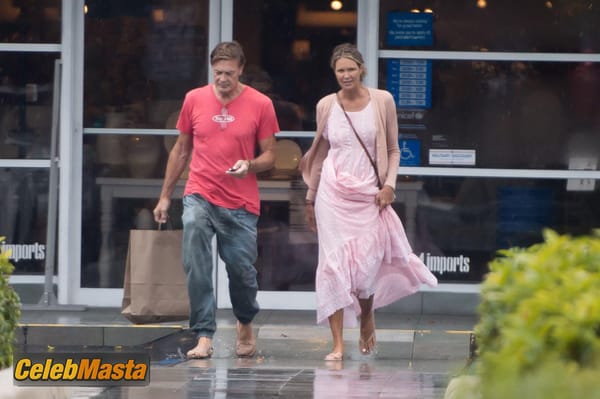 Elle MacPherson Photos: Shopping With Doctor Andrew Wakefield In Miami photo 5