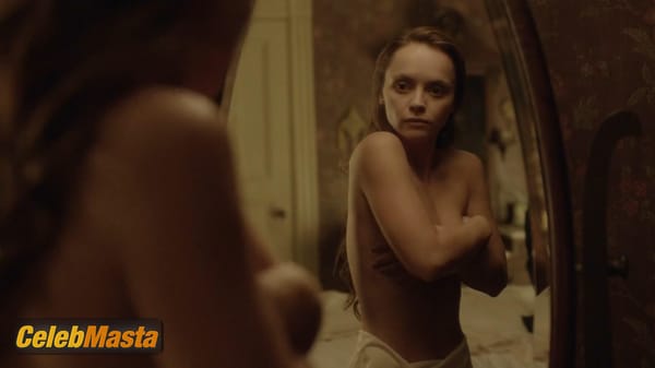 Christina Ricci Photo Gallery from Yellowjackets photo 36