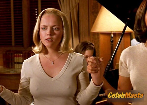 Christina Ricci Photo Gallery from Yellowjackets photo 117