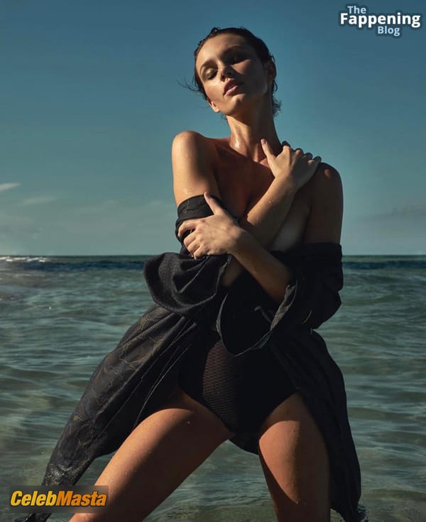 Hailey Outland Photo Set: Sizzling Shows Off Her Hot Figure And Curves photo 5