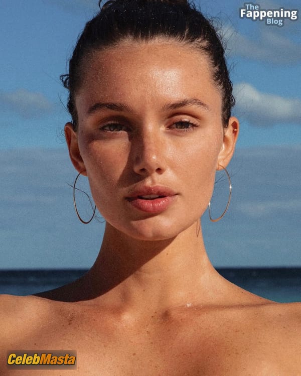 Hailey Outland Photo Set: Sizzling Shows Off Her Hot Figure And Curves photo 11