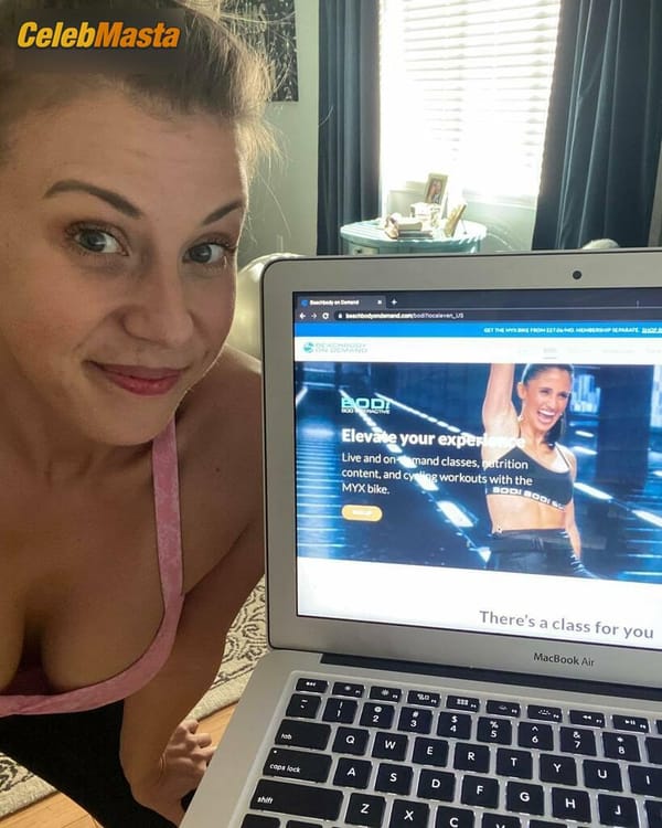 Jodie Sweetin Photo Set: Poses Showing Off Her Hot Tits On Social Media photo 1