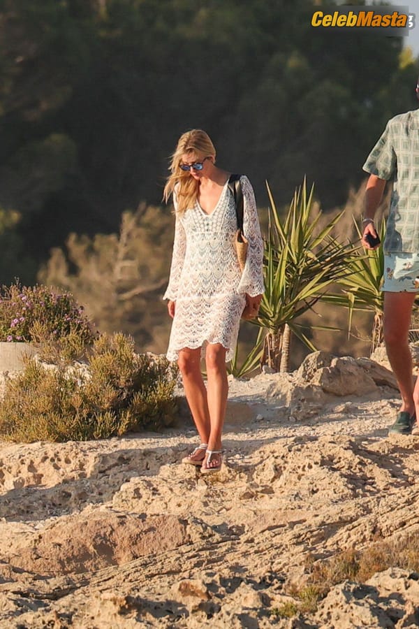 Photo Gallery: Ivanka Trump Vacation In Formentera photo 7