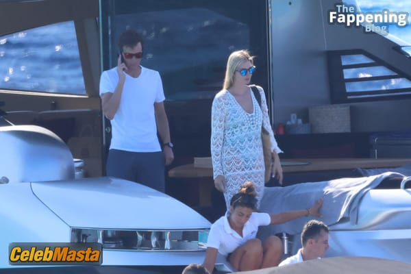 Photo Gallery: Ivanka Trump Vacation In Formentera photo 8
